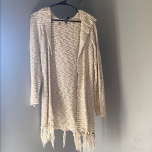 O’Neill cardigan with hood size M, small pull